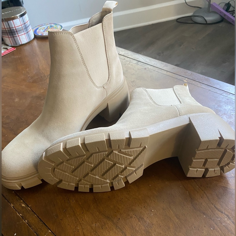 Steve Madden sand boots